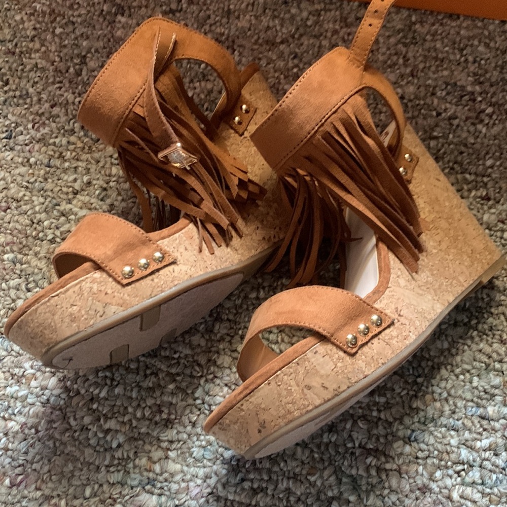 Fergaliciou by fergie - Picture 6 of 8